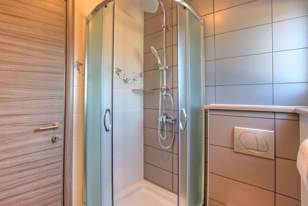 Apartments Nebuloza Rovinj Exterior photo